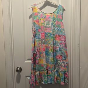 Lily Pulitzer XXL Dress with pockets, cross back, and frilled bottom